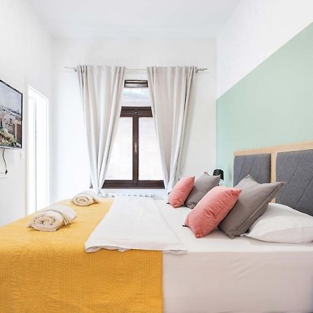 Design Sunny 2Bdr Apartment Near The City Center ザグレブ エクステリア 写真